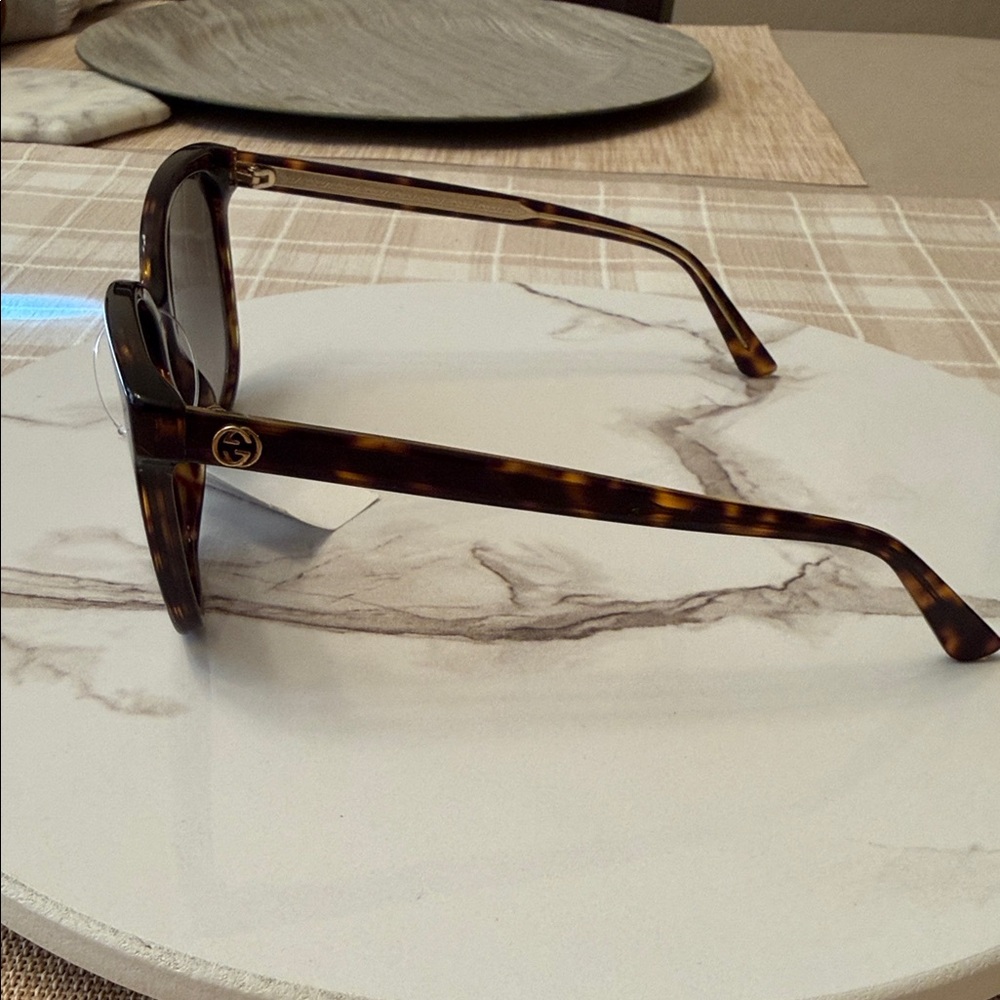 Gucci Brown Tortoise Sunglasses - Picture 7 of 14
